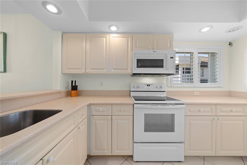255 Periwinkle Way 5b Property Photo 13
