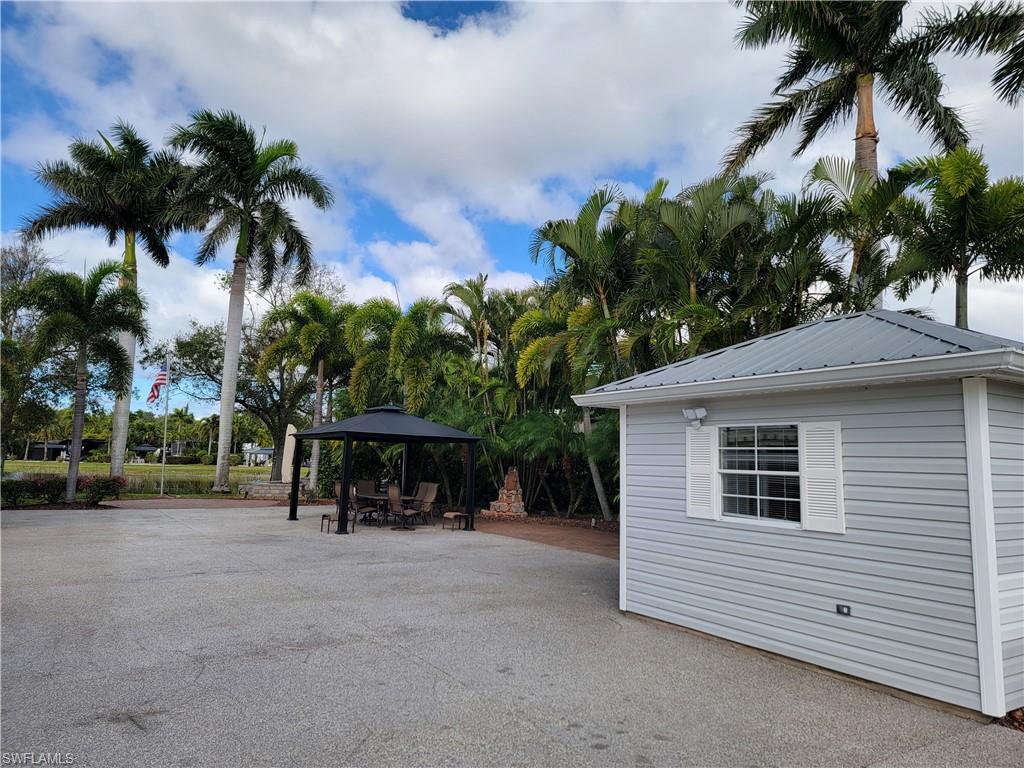 10241 Surfwood Ct Property Photo 2