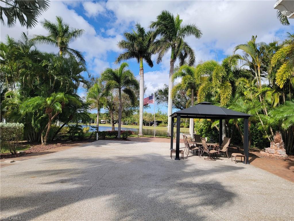 10241 Surfwood Ct Property Photo 4
