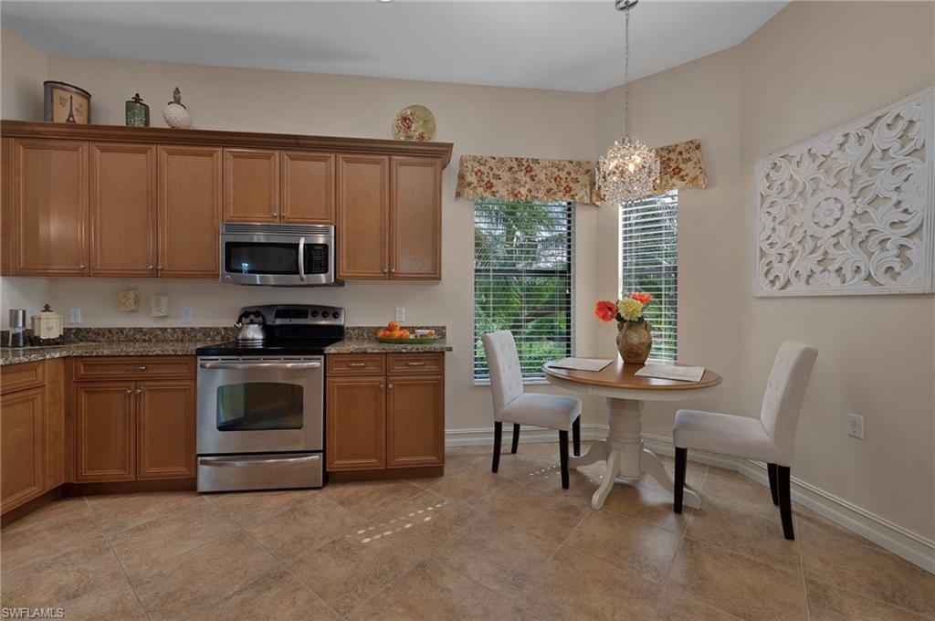 7377 Moorgate Point Way Property Photo 4