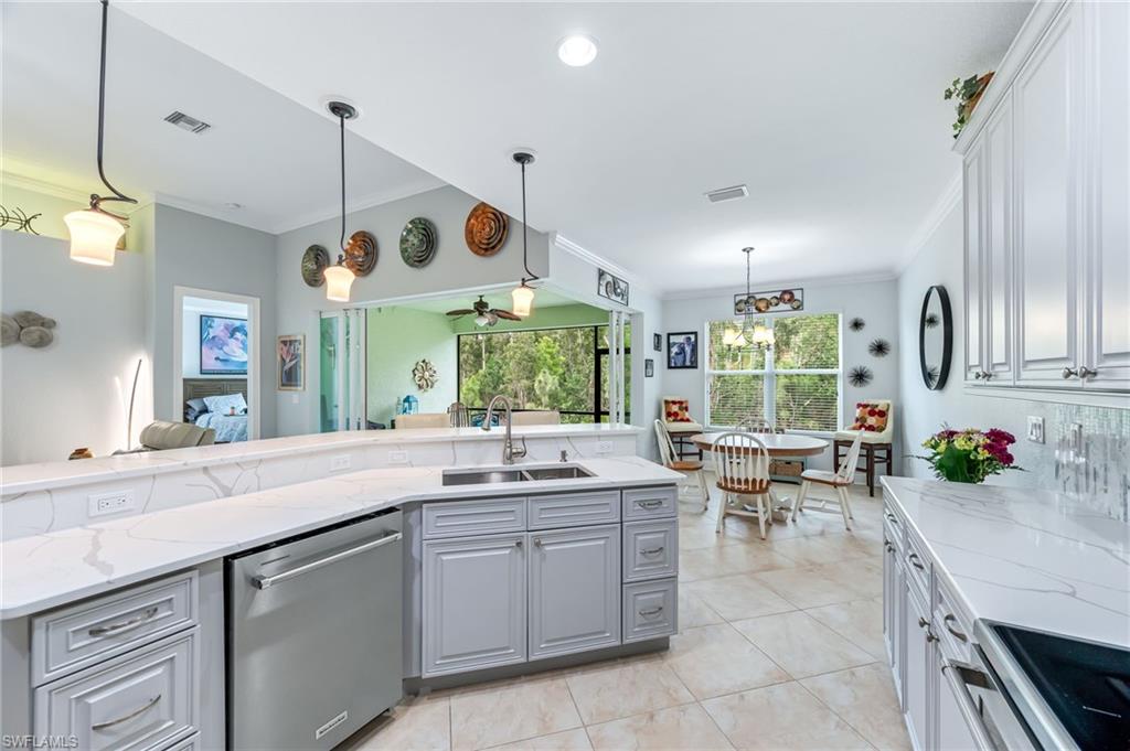 8732 Banyan Bay Blvd Property Photo 7