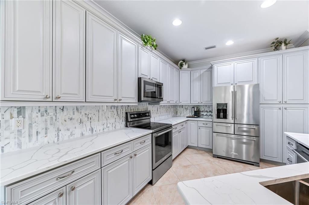8732 Banyan Bay Blvd Property Photo 8