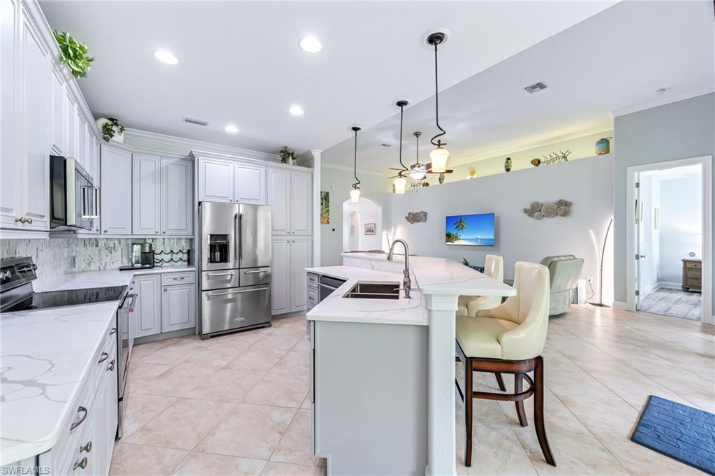 8732 Banyan Bay Blvd Property Photo 9