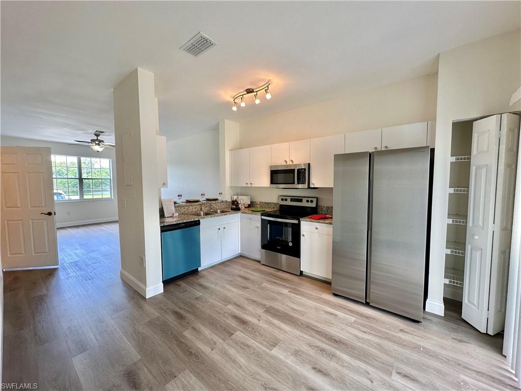 3627 Pine Oak Cir # 102 Property Photo 11