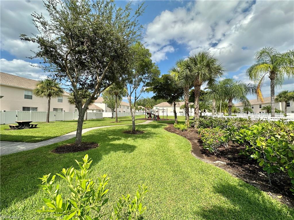 3627 Pine Oak Cir # 102 Property Photo 30