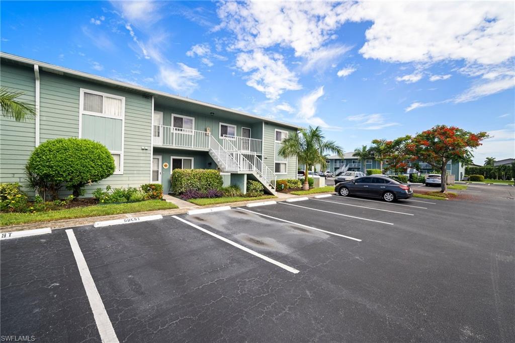 144 Cypress Way E # 707 Property Photo 2