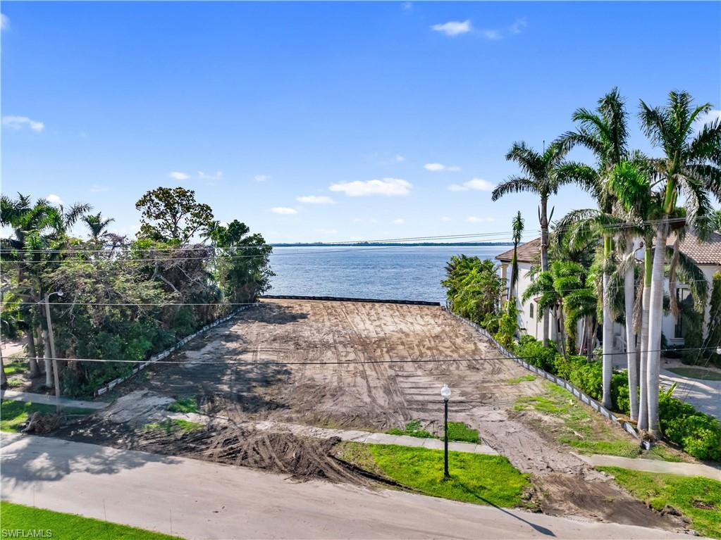2860 Valencia Way Property Photo 8
