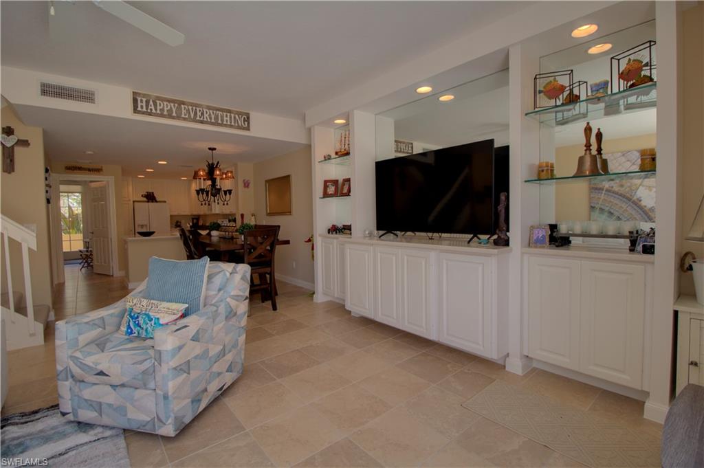 8104 Josefa Way Property Photo 10