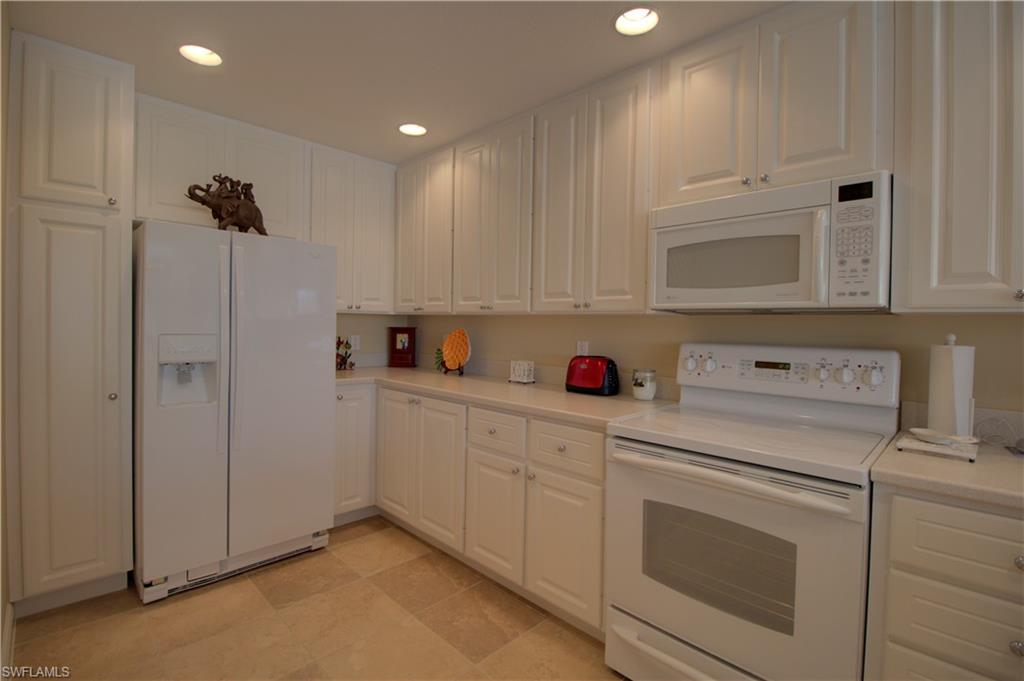 8104 Josefa Way Property Photo 14