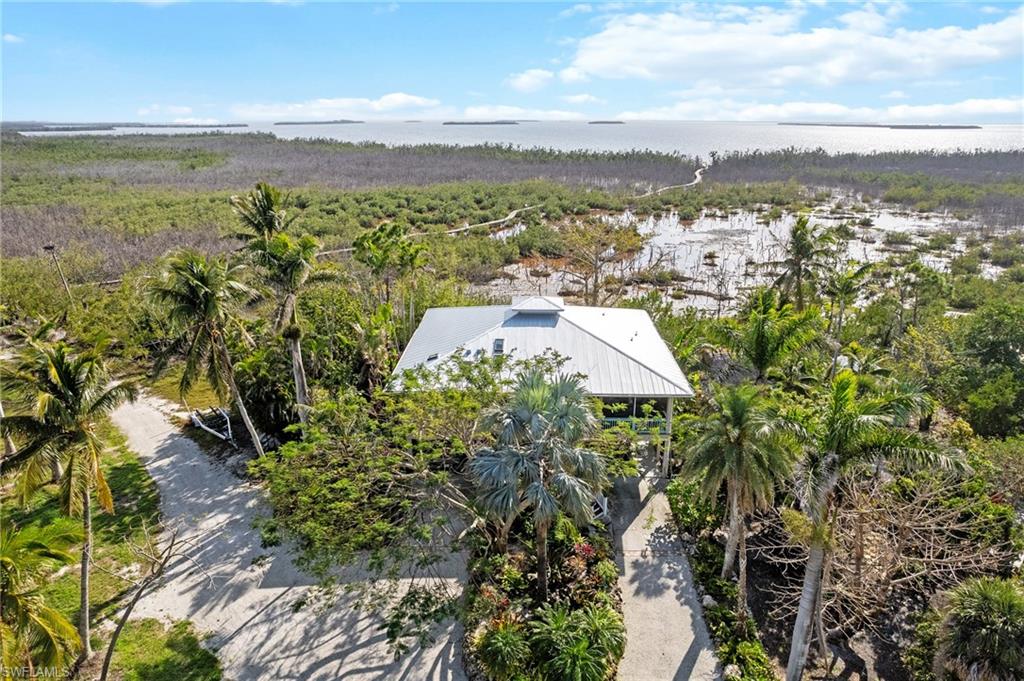 7377 Pineland Rd Property Photo