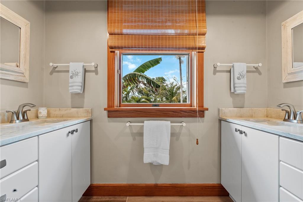 7377 Pineland Rd Property Photo 19