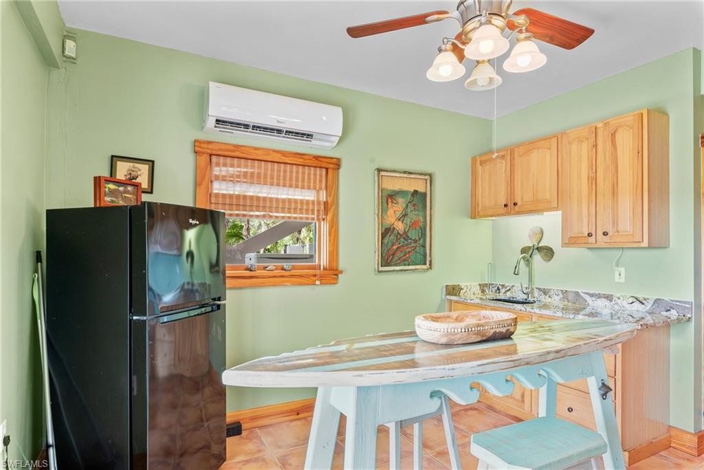 7377 Pineland Rd Property Photo 24