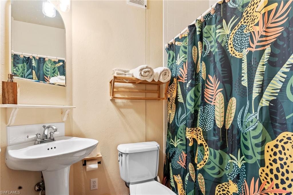 7377 Pineland Rd Property Photo 26