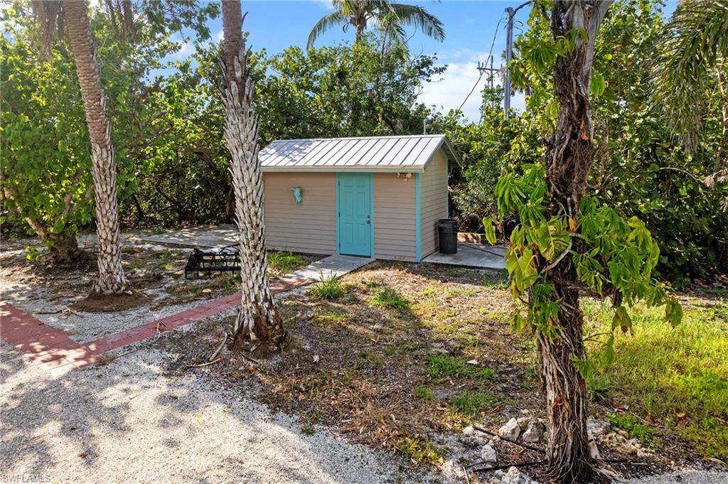 7377 Pineland Rd Property Photo 40