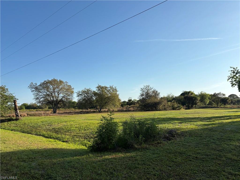 735 N Arboleda St Property Photo 2