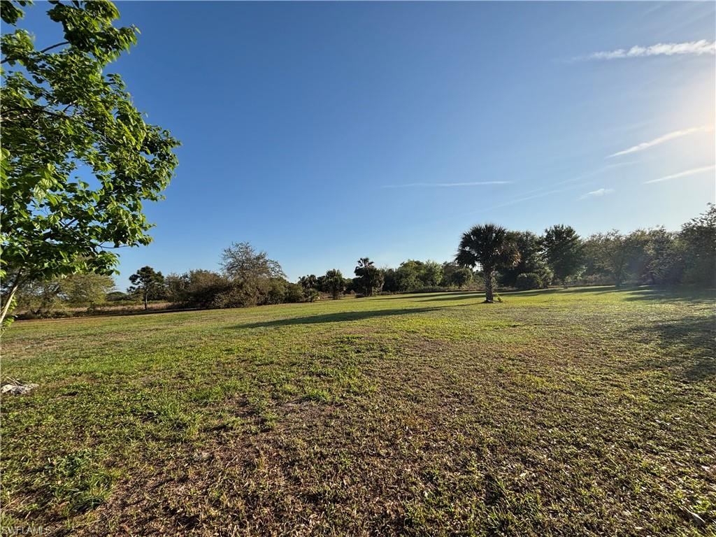 735 N Arboleda St Property Photo 4
