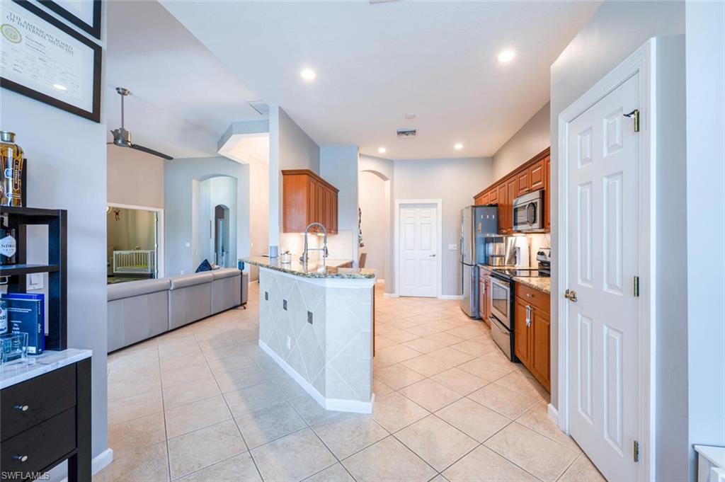 15958 Delasol Ln Property Photo 12
