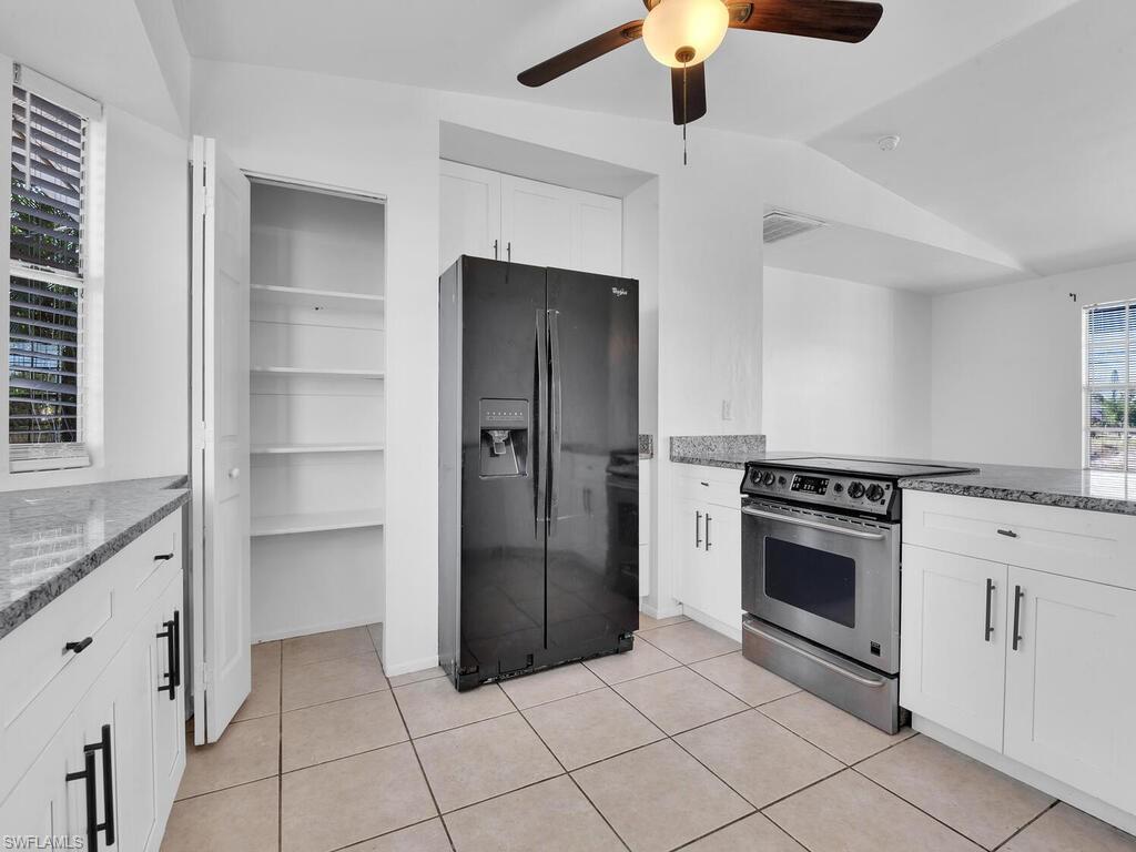 302 Nw 5th Ter Property Photo 6