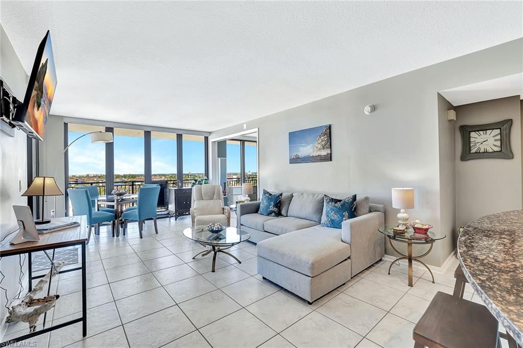180 Seaview Ct # 1016 Property Photo 2