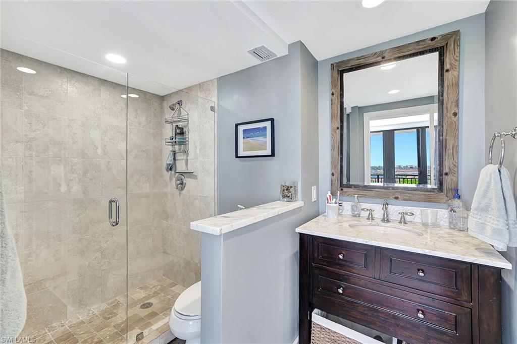 180 Seaview Ct # 1016 Property Photo 17