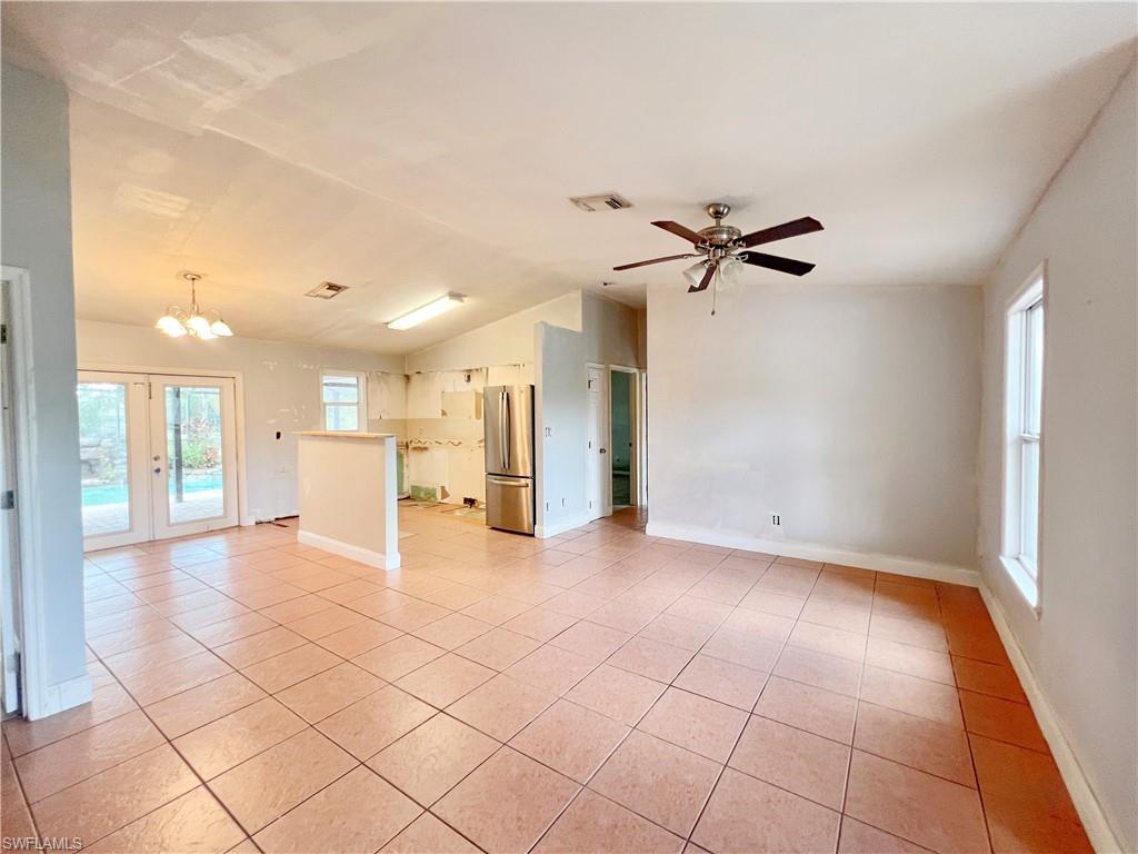 605 Leo Ave N Property Photo 3