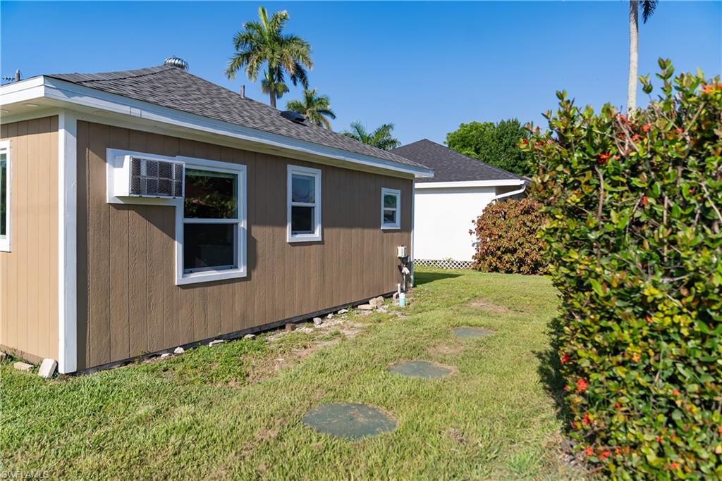 1157 4th Way Property Photo 5