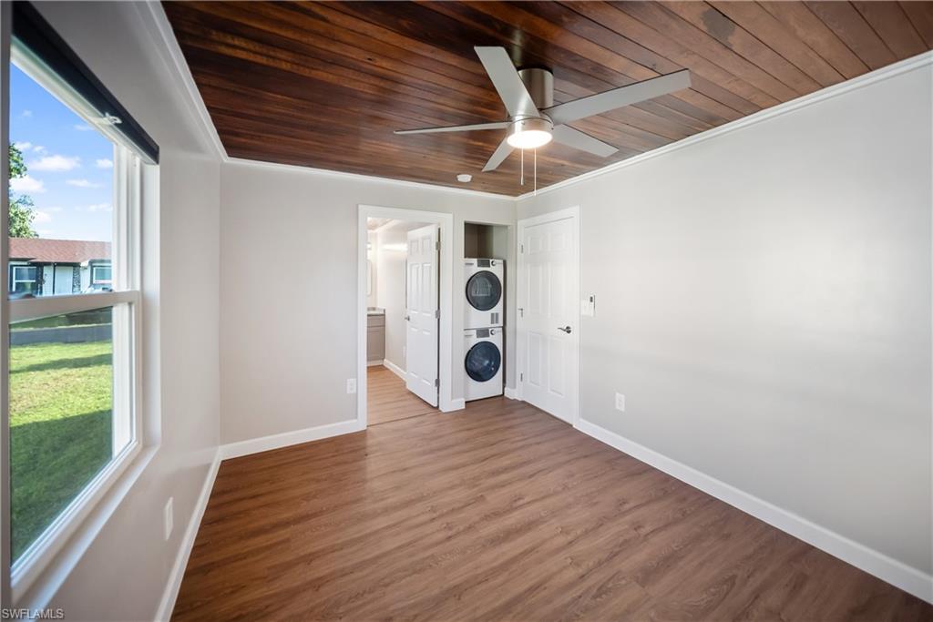 1157 4th Way Property Photo 12