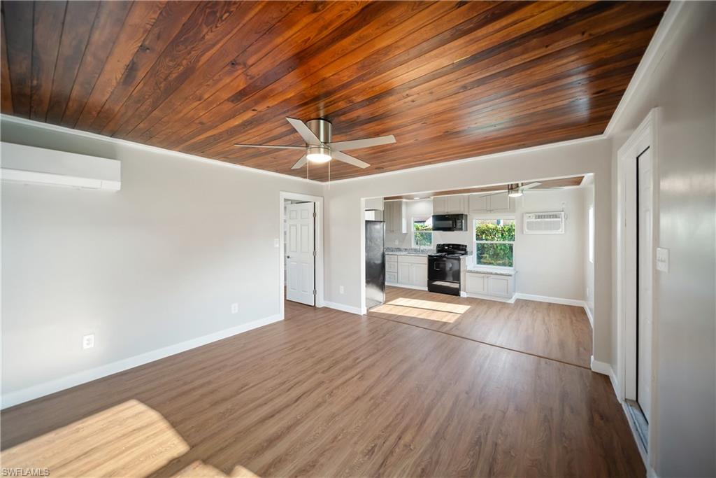 1157 4th Way Property Photo 18