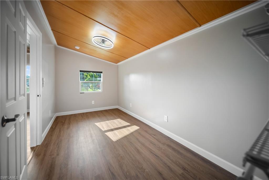 1157 4th Way Property Photo 22