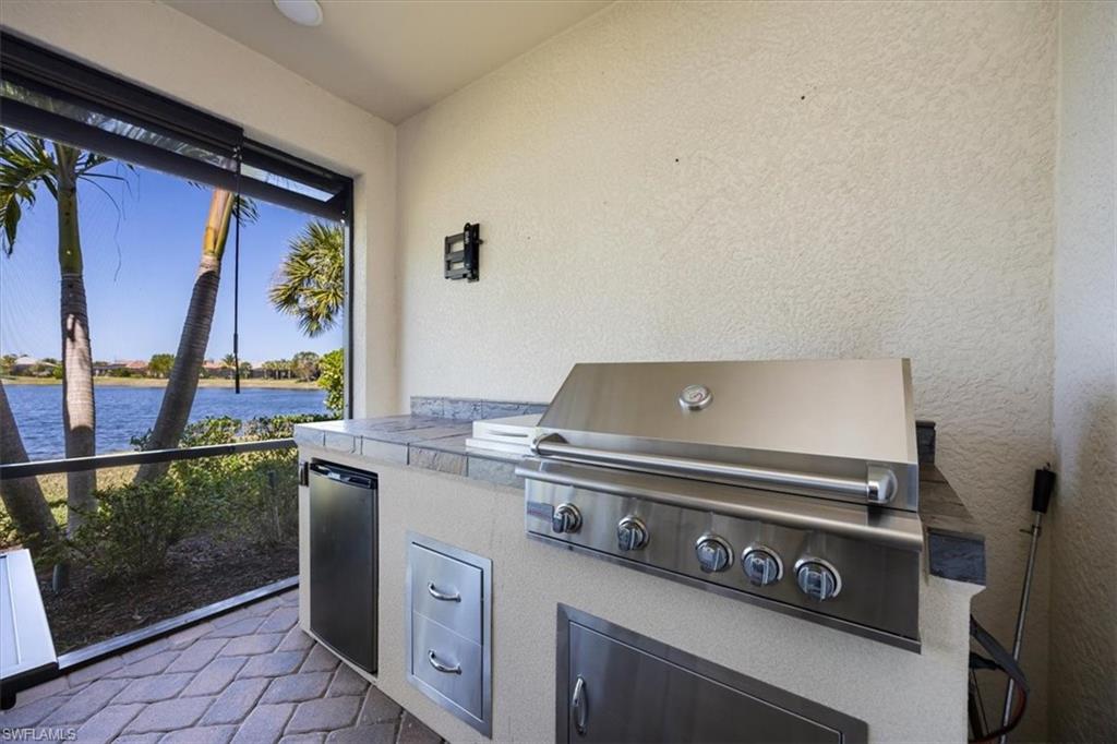 2014 Mustique St Property Photo 15