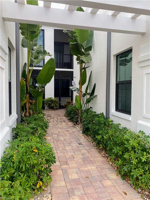 2443 Ravenna Blvd # 102 Property Photo 6