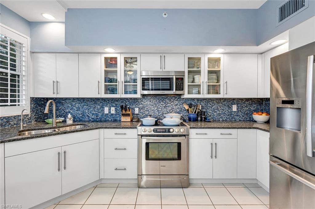 25061 Cypress Hollow Ct # 101 Property Photo 3