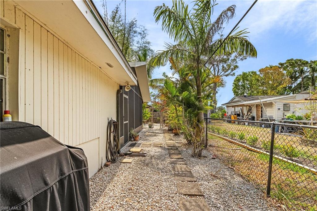 1560 Maravilla Ave Property Photo 21