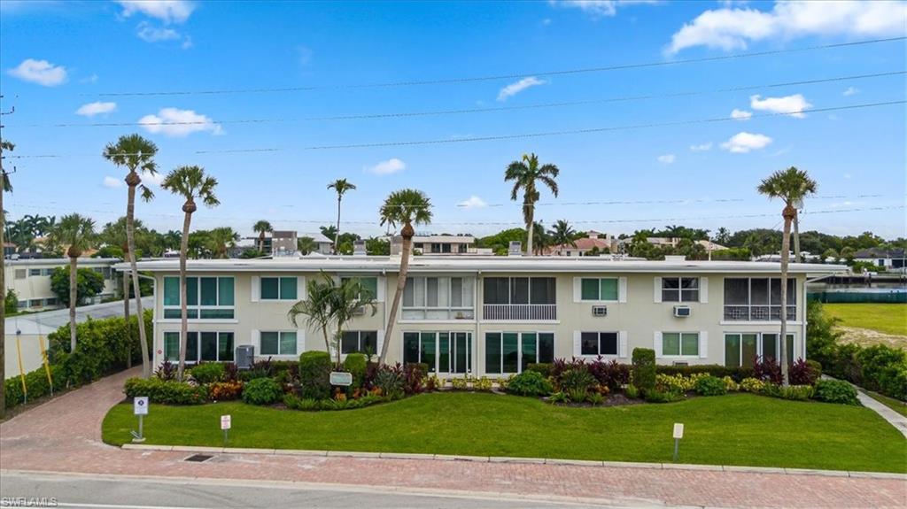 1550 Gulf Shore Blvd N # W2 Property Photo