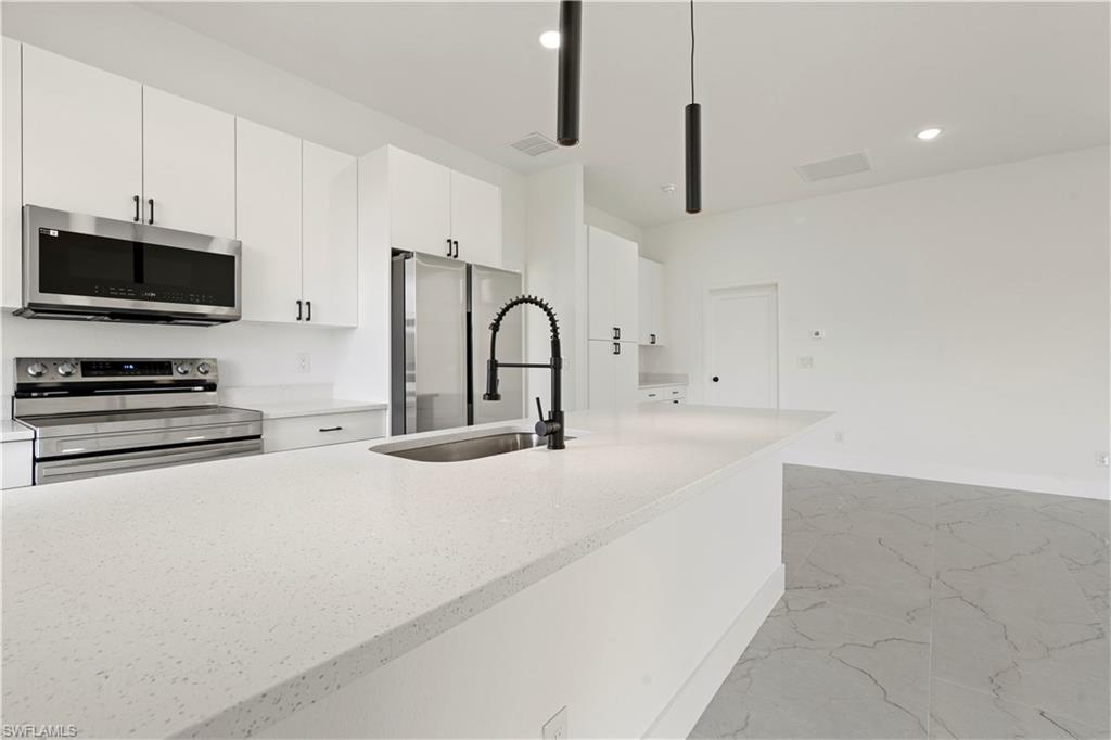 825 Frederick Reid St E Property Photo 15