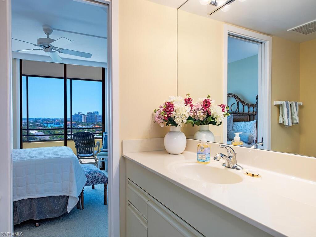 5555 Heron Point Dr 1602 Property Photo 10