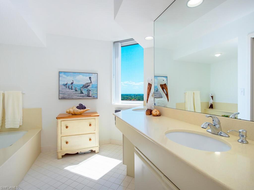5555 Heron Point Dr 1602 Property Photo 15