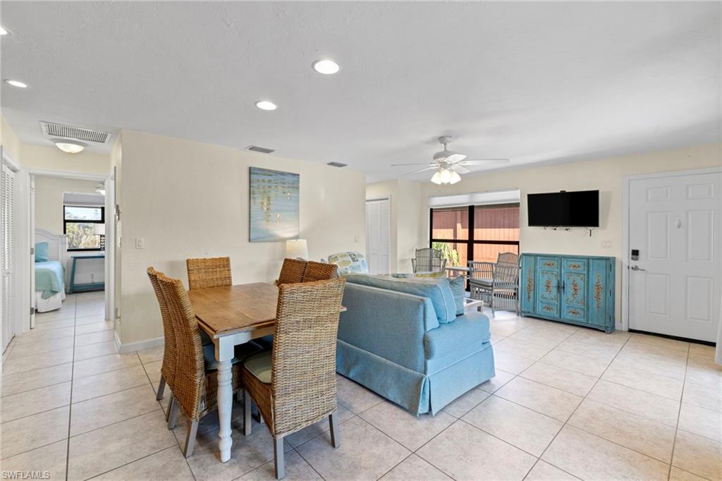 1811 Olde Middle Gulf Dr 1 Property Photo 5