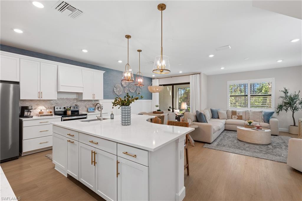 Oakridge Real Estate Listings Main Image