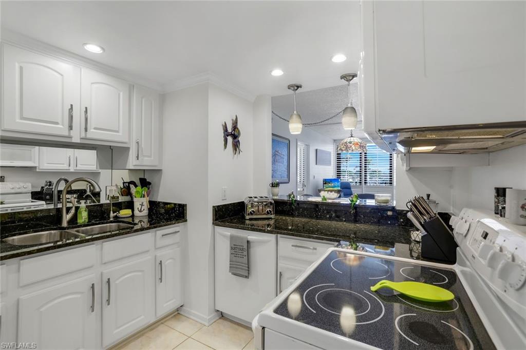 180 Seaview Ct # 400 Property Photo 4