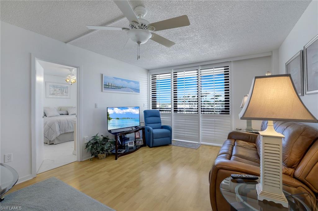 180 Seaview Ct # 400 Property Photo 10