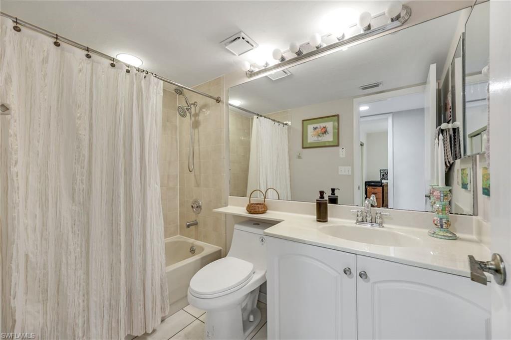 5770 Trailwinds Dr # 213 Property Photo 29