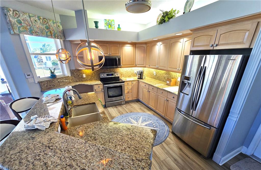 18070 Interlochen Ln Property Photo 7