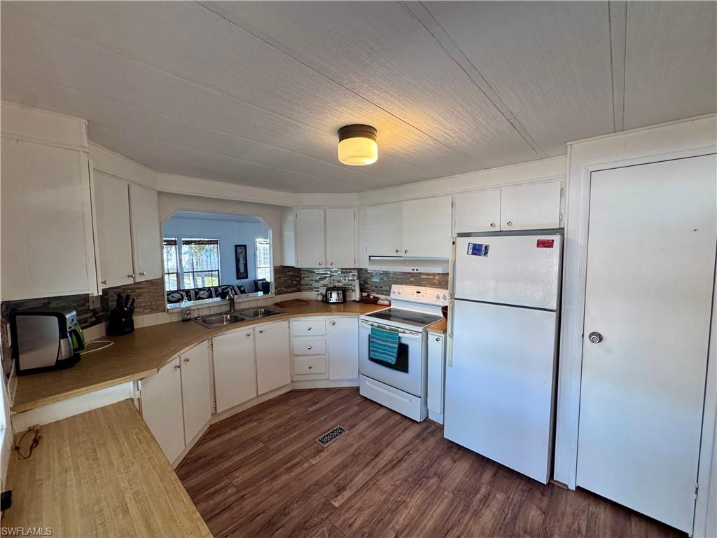 16027 Tangelo Way Property Photo 7