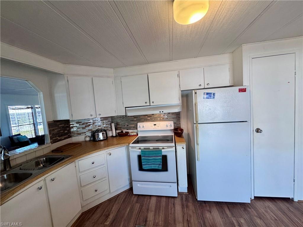 16027 Tangelo Way Property Photo 8