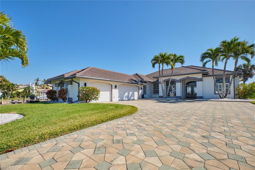 1685 Edith Esplanade Property Photo