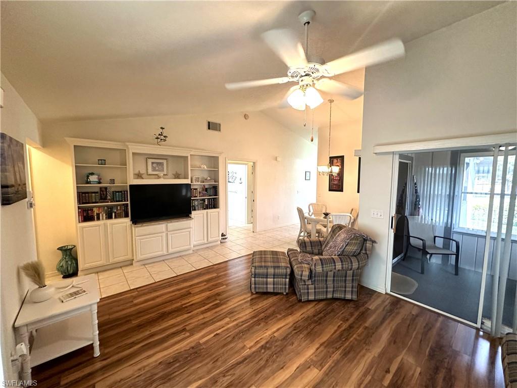 10620 Talmadge Ct Property Photo 8