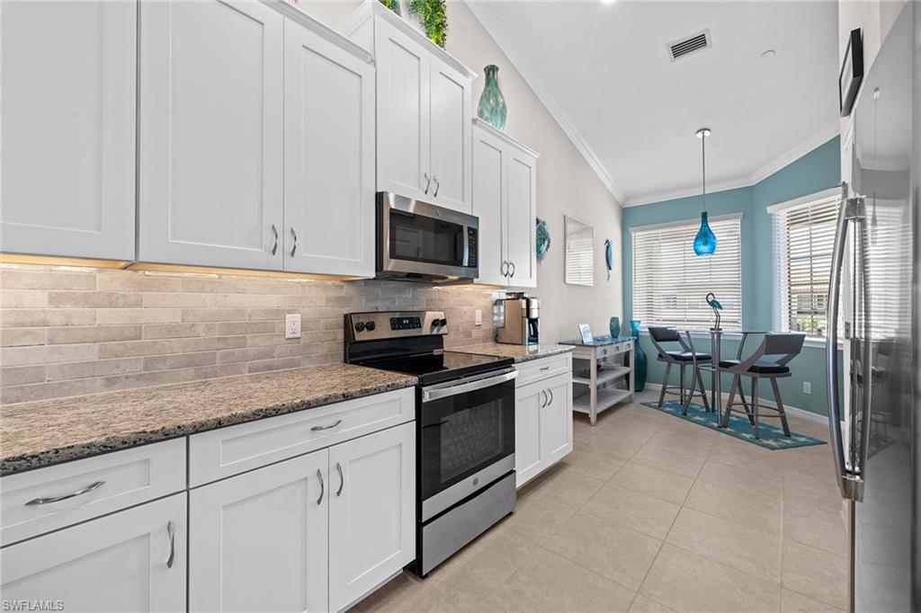 9394 Pocida Ct # 201 Property Photo 6