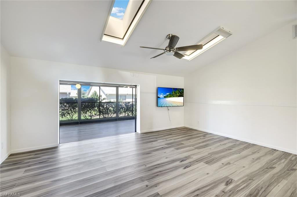 11091 Caravel Cir Property Photo 10