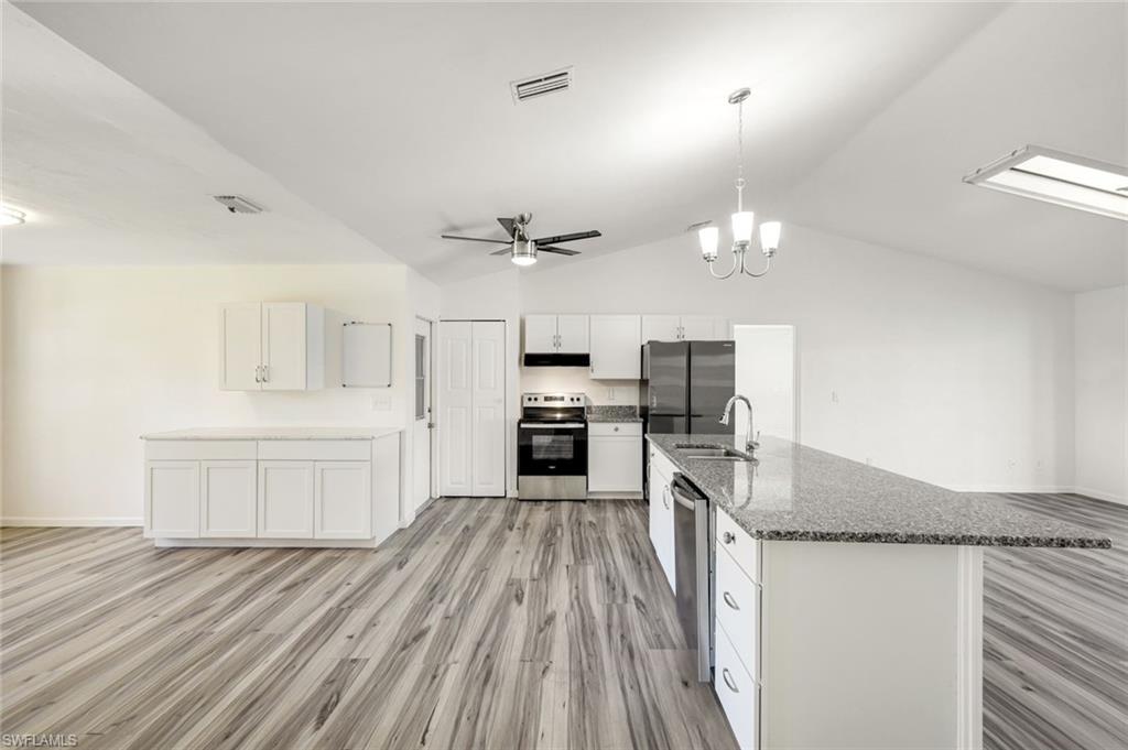 11091 Caravel Cir Property Photo 12